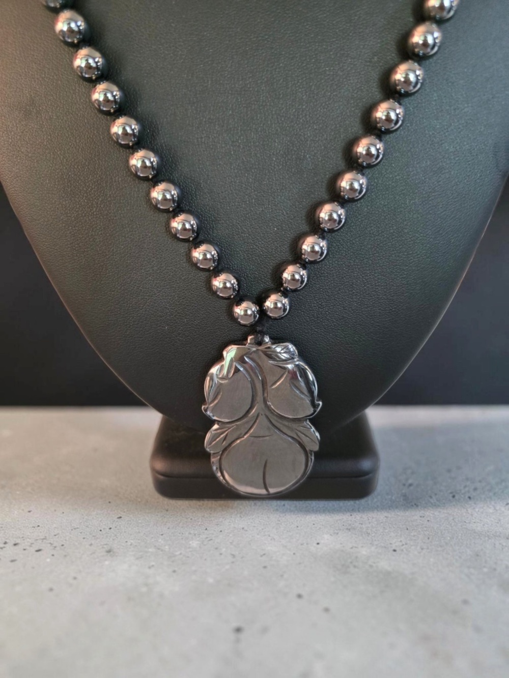 Vintage Carved Hematite Peach Pendant and Bead Necklace - Picture 3 of 5